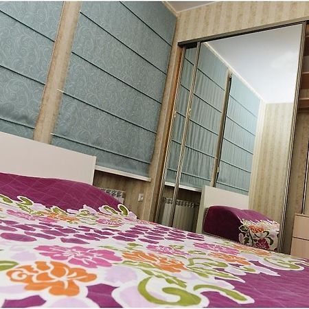 Apartment On Bulvar Mira 8 คารากันดี ภายนอก รูปภาพ